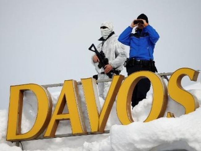 Sem Bolsonaro em Davos, Dria e Huck se escalam pra marcar presena 