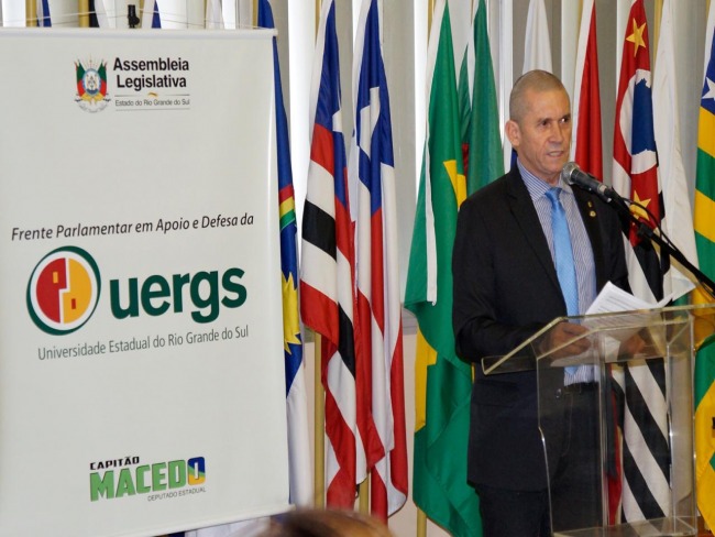 Capito Macedo protocola projeto exemplar  que beneficia a UERGS