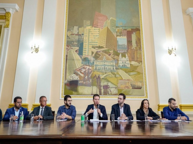 A prefeitura de Porto Alegre determina a suspenso das aulas