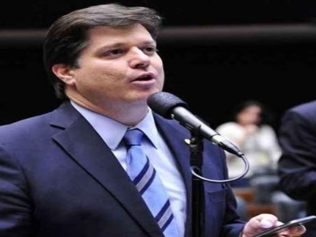Baleia afirma que se presidir a Cmara vai pautar pedido de impeachment de Bolsonaro