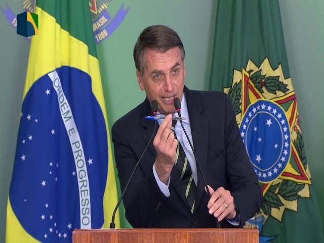 Bolsonaro recebe prêmio Moacir Micheletto por sua incansável contribuição à agropecuária brasileira