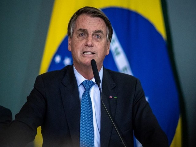 Bolsonaro volta atacar Alexandre de Moraes e diz que prisão de Zé Trovão é uma violência