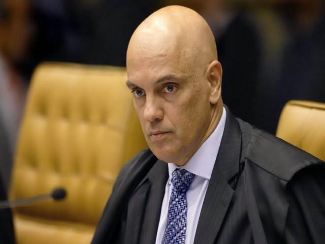 Esquerdista insistente:Moraes dá 15 dias para PGR abrir investigação de Bolsonaro 