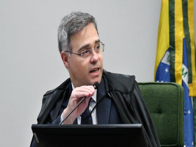 Andr Mendona, do STF, rejeita analisar aes contra ministro da Defesa aps este suspeitar de fraude eleitoral 