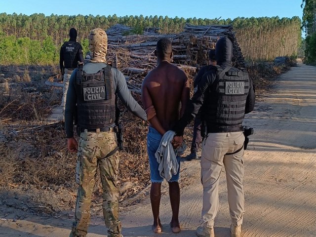 Polcia Civil de Teixeira prende cinco suspeitos de incendiar e furtar florestas de eucalipto