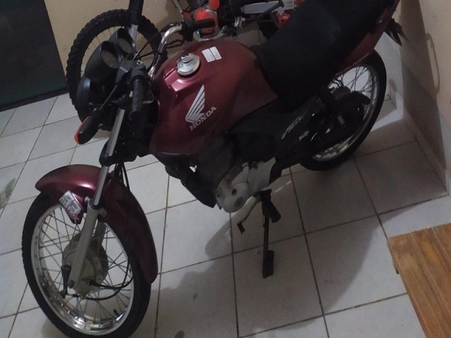Mecnico tem motocicleta furtada no centro de Alcobaa e pede ajuda para encontr-la