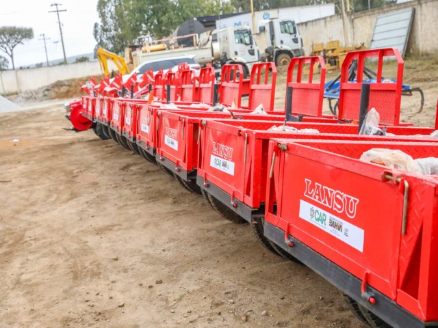 Governo da Bahia entrega m�quinas, equipamentos e 2.700 caixas d��gua para a agricultura familiar de 18 munic�pios