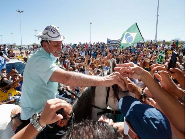 Bolsonaro no Nordeste: clima de campanha no rastro do auxlio emergencial