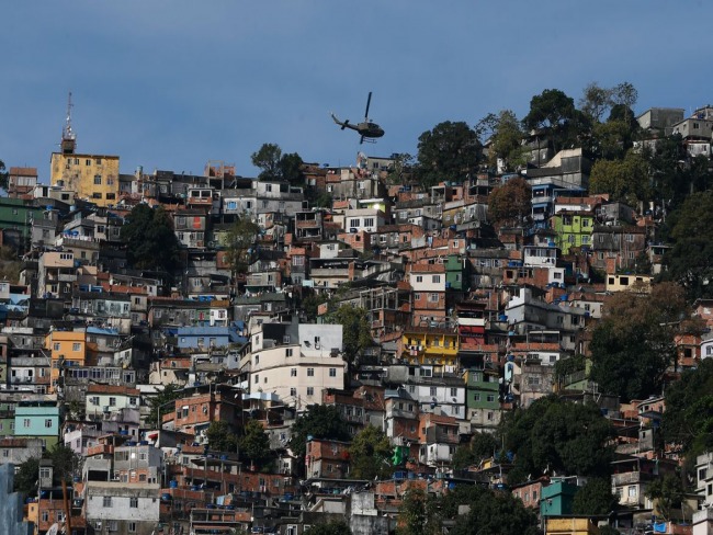 PROJETO MES DA FAVELA QUER CONECTAR  INTERNET 2 MILHES DE PESSOAS