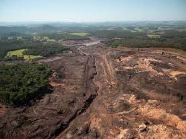 BOLSONARO ASSINA PROJETO QUE PROBE BARRAGENS COMO A DE BRUMADINHO