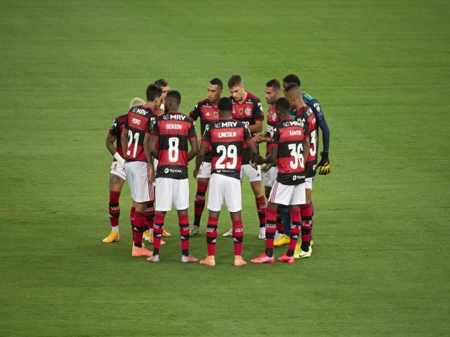 AVALIAO CONSTANTE E INTEGRAO: ENTENDA O PROCESSO DE TRANSIO QUE O FLAMENGO FAZ COM JOVENS DA BASE