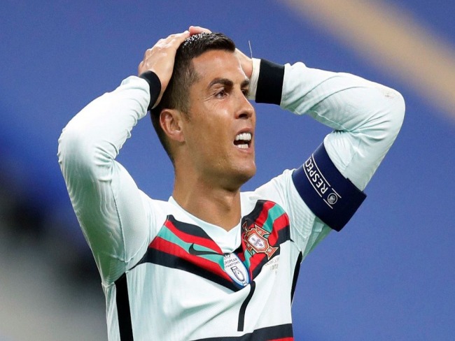 COVID-19: CR7 TESTA POSITIVO E DESFALCA PORTUGAL NA LIGA DAS NAES