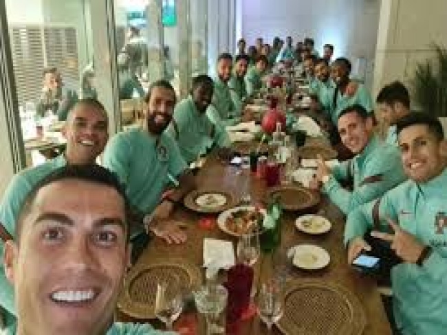 CR7 VOLTA A TURIM EM 'AMBULNCIA AREA' PARA CUMPRIR ISOLAMENTO