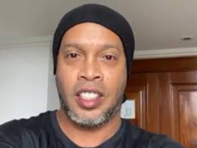 RONALDINHO GACHO TESTA POSITIVO PARA COVID-19