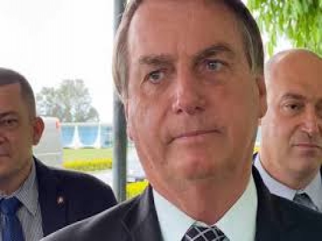 HOMEM OFERECE R$ 100 MILHES A BOLSONARO EM TROCA DE SELFIE