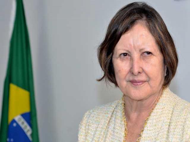 SENADORA MARIA DO CARMO DIZ QUE  ESTVEL A SADE DO MARIDO JOO ALVES