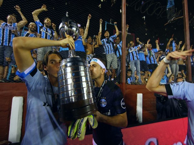 GRMIO JOGA PELA CLASSIFICAO COM GEROMEL EM BUSCA DO TOP-3 NA LIBERTADORES