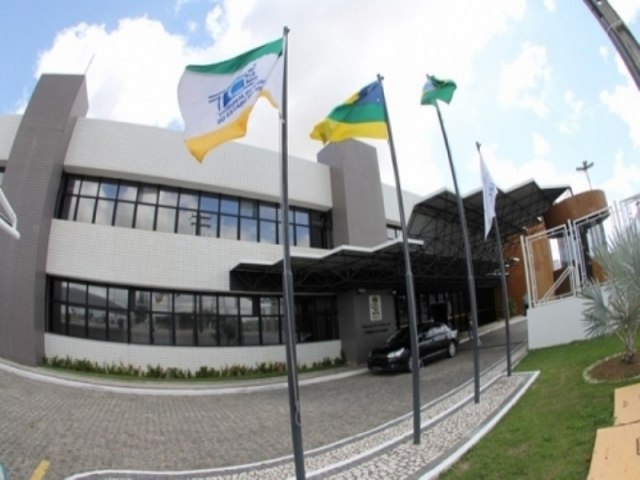 TRIBUNAL DE CONTAS ATUA EM MUNICPIOS COM PROBLEMAS NA TRANSIO DE PREFEITOS DO ESTADO