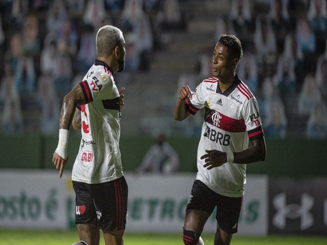 FLAMENGO VENCE GOIS E ENFRENTA PALMEIRAS NA QUINTA-FEIRA