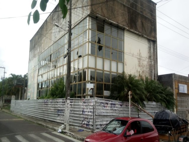 CASA DA CULTURA DE ESTNCIA AINDA LARGADA DE MO PELA GESTO DE GILSON ANDRADE