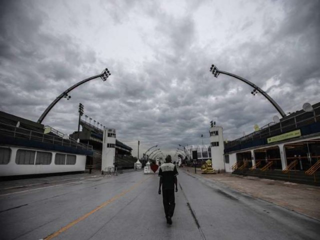 BRASIL ATINGE MAIOR MDIA DE MORTES DA PANDEMIA NESTE DOMINGO, COM 1.105 VTIMAS