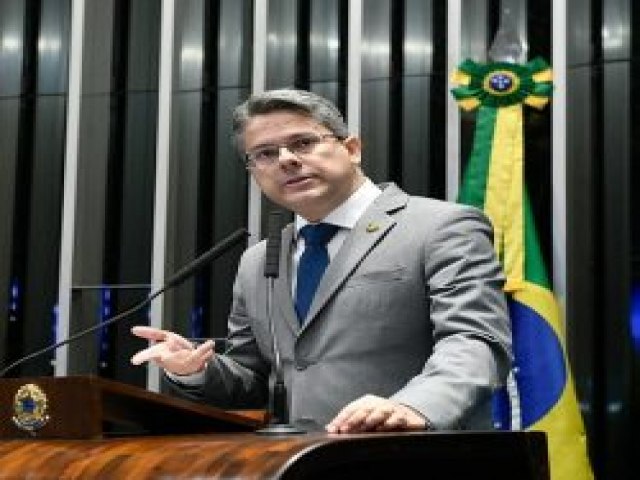 ALESSANDRO VIEIRA DEFENDE DERRUBADA DO VETO AO PL DE INTERNET NAS ESCOLAS