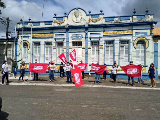 PROFESSORES DE ITAPORANGA ESTO EM GREVE E EXIGEM PAGAMENTO DO PISO SALARIAL