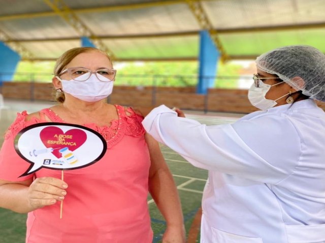 ITABAIANINHA: DIFICULDADES PARA VACINAR PROFESSORES, QUE  RECUSAM  O IMUNIZANTE