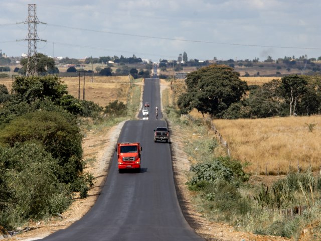 REESTRUTURAO DA RODOVIA QUE LIGA ITABAIANA A CAMPO DO BRITO TRAZ MAIS SEGURANA E QUALIDADE DE VIDA PARA REGIO