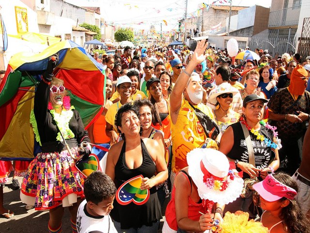 DEPUTADOS RECONHECEM COMO PATRIMNIO FESTAS CARNAVALESCAS DE SERGIPE