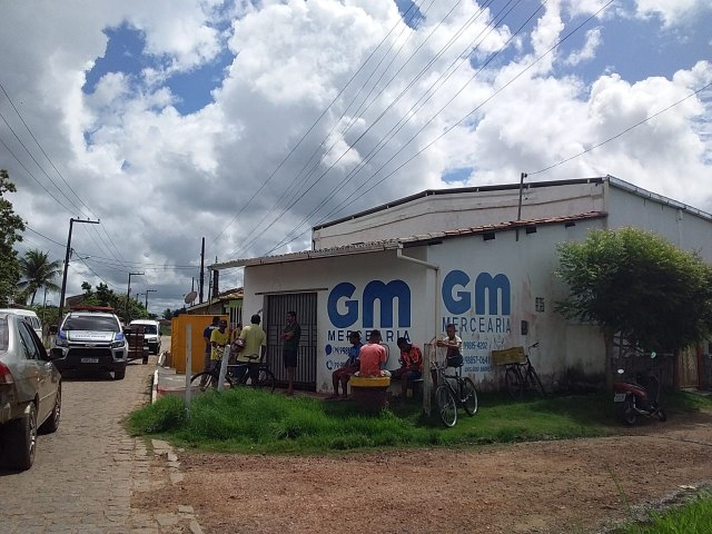 JOVEM FOI MORTO A TIROS E DONO DE RESTAURANTE EM ESTNCIA, COMETE SUCIDIO