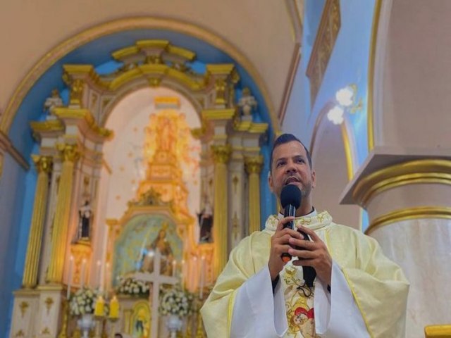 PARQUIA DE NOSSA SENHORA DA PIEDADE RECEPCIONA NOVO VIGRIO