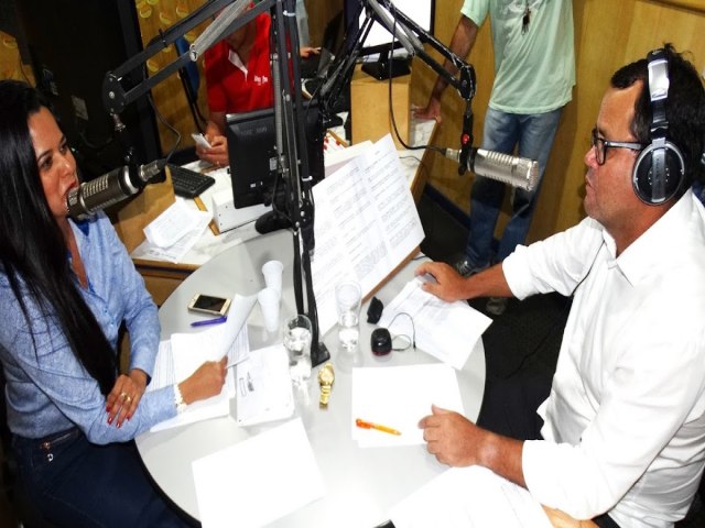 PROGRAMAS DE RDIO EM ESTNCIA REALIZAM ENTREVISTAS COM OS PR-CANDIDATOS A DEPUTADO ESTADUAL