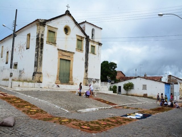 CIDADE HISTRICA DE SO CRISTVO, SE PREPARA PARA CONFECO DOS TAPETES DE CORPUS CHRISTI