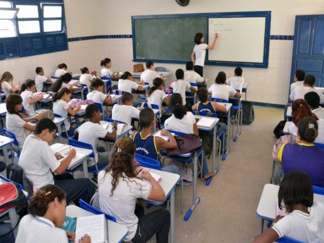 MAIS DE 166 MIL ALUNOS DA REDE ESTADUAL DE ENSINO RETORNAM S SALAS DE AULA NAS 322 UNIDADES EM SERGIPE