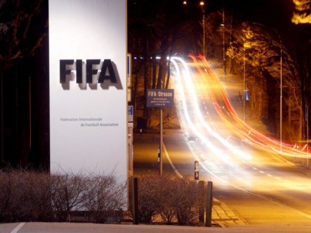 FIFA LIMITA COMISSÕES DE EMPRESÁRIOS NAS TRANSFERÊNCIAS DE JOGADORES