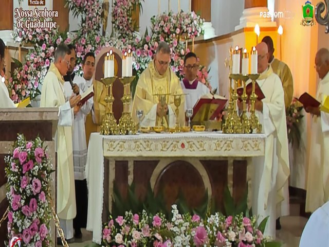 NO DIA DE NOSSA SENHORA DE GUADALUPE, DOM GENIVALDO INAUGURA PRDIO PAROQUIAL E PRESIDE MISSA FESTIVA