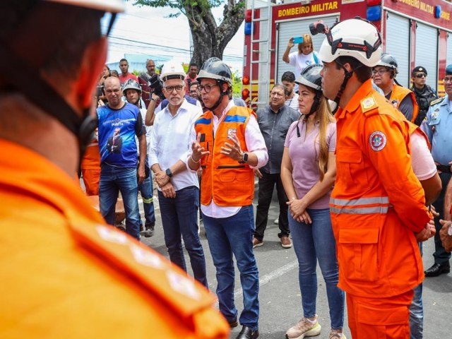 CBM FINALIZA BUSCAS POR VTIMAS DO DESABAMENTO DE RESIDENCIAL EM ARACAJU; CINCO PESSOAS MORRERAM