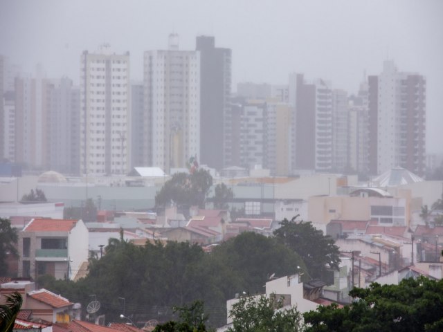 PREVISO DO TEMPO INDICA A POSSIBILIDADE DE CHUVAS PERSISTIREM PELAS PRXIMAS 72 HORAS EM SERGIPE