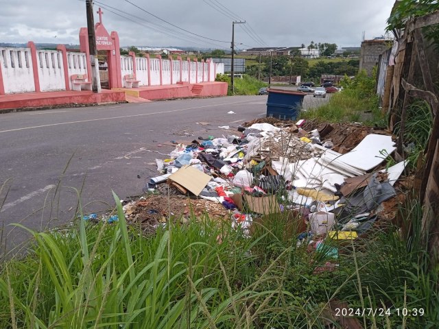 AMONTOADO DE LIXO EM RUA ONDE LOCALIZA CEMITRIO PBLICO DE ESTNCIA CHAMA ATENO DA POPULAO