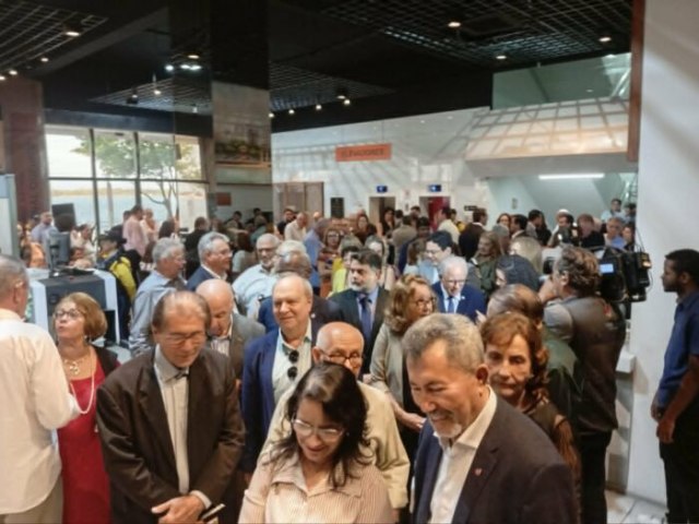 �ELE DESCRITO POR ELES� REGISTRA OBRA E LEGADO DO EX-GOVERNADOR JO�O ALVES FILHO