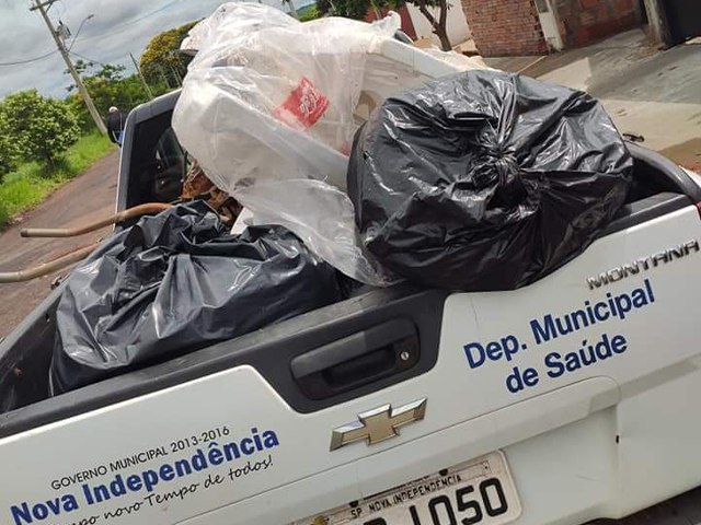 Por uma Nova Independncia sem Dengue, agentes limpam a cidade