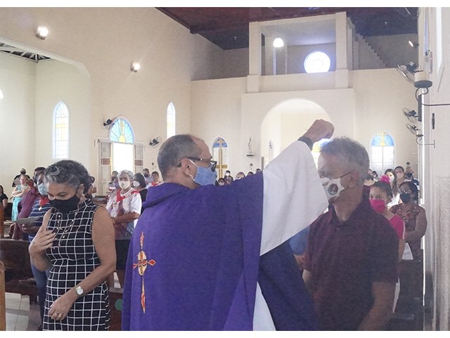Em missa de Cinzas, padre castilhense pede serenidade aos fieis para superar pandemia