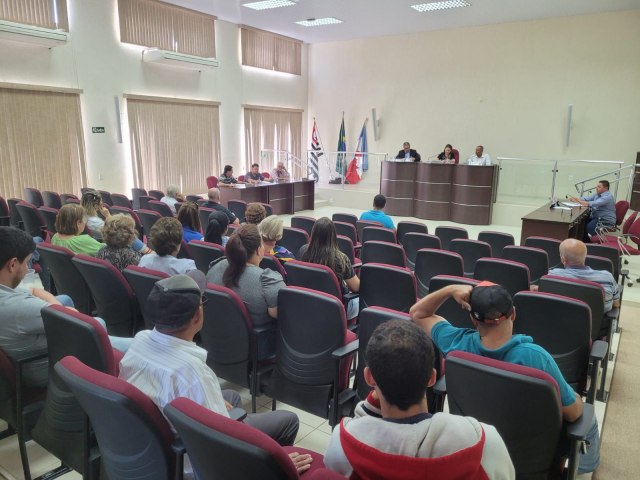 Em sessão relâmpago, de apenas 15 minutos, Câmara de Guaraçaí aprova Festa do Abacaxi