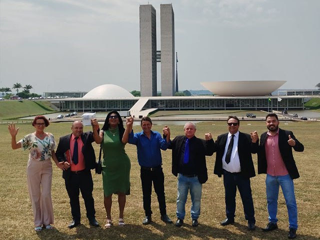 Presidente da Câmara de Murutinga lidera comitiva com 7 vereadores para Brasília