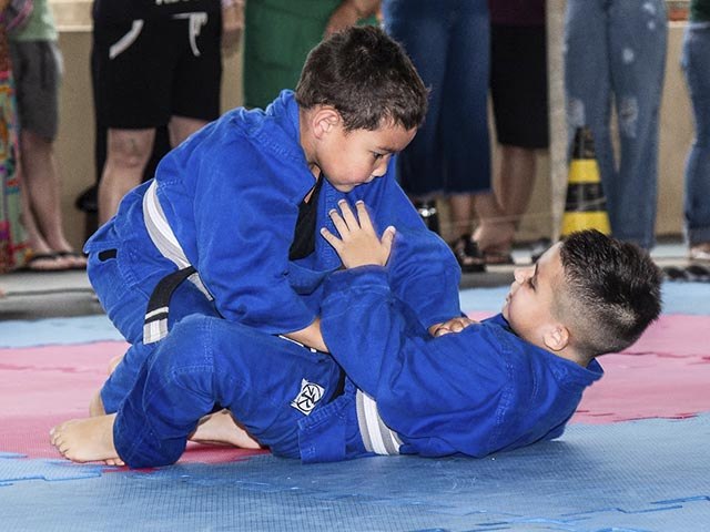Campeonato de Jiu-Jitsu Kids encanta pais em Murutinga do Sul