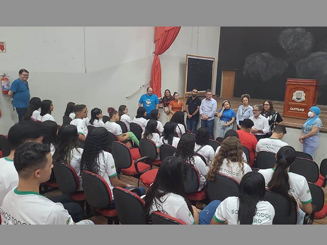 Prefeitura de Castilho e Viralcool do boas vindas aos membros do programa Jovem Aprendiz 