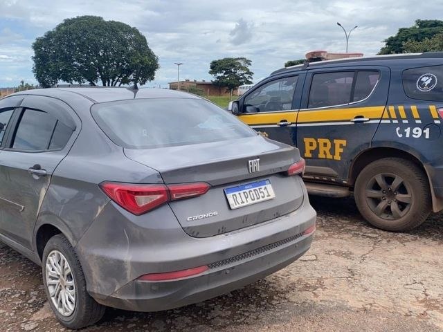 PRF recupera em Cristalina/GO carro roubado no Rio de Janeiro/RJ