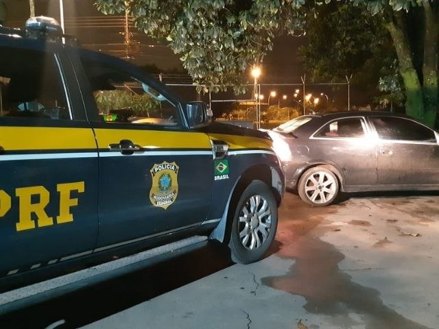 Em Santa Maria (DF), PRF recupera carro com motor adulterado