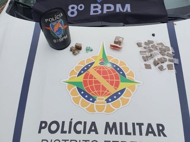 PM apreende estudante que vendia droga rotineiramente em Ceilndia